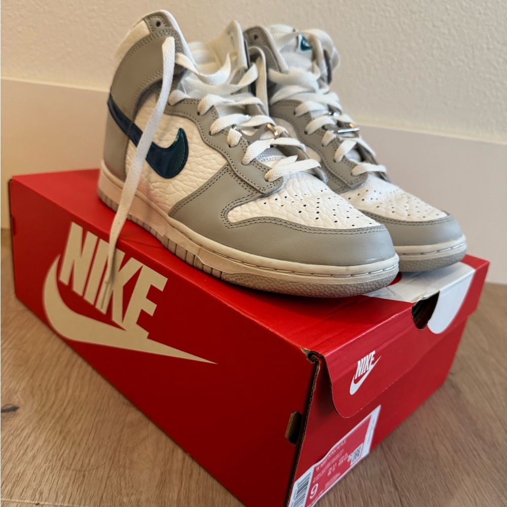 Nike Dunk High Women’s FLS